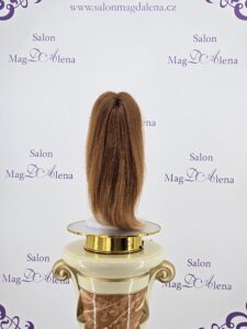 Pěšinka MagDAlena® 3938 30 cm vlasy
